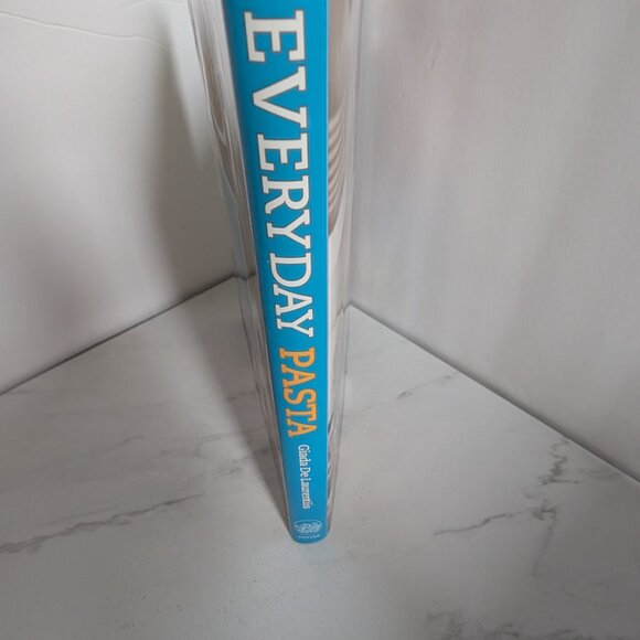 Giada De Laurentiis - Everyday Pasta Cookbook - Picture 3 of 7